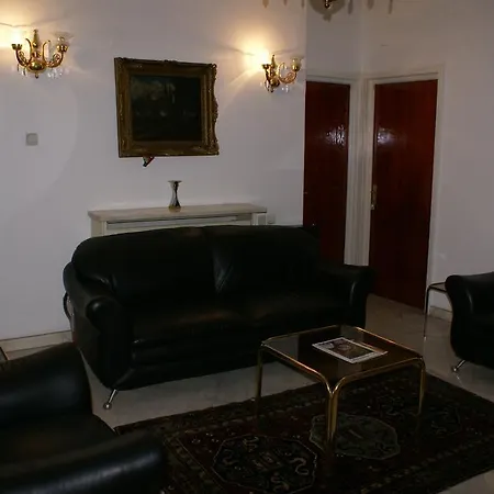 Pensiunea Helvetia 3* Βουκουρέστι