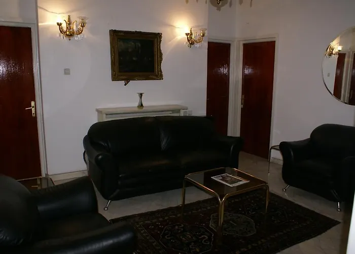 Pensiunea Helvetia 3* Βουκουρέστι