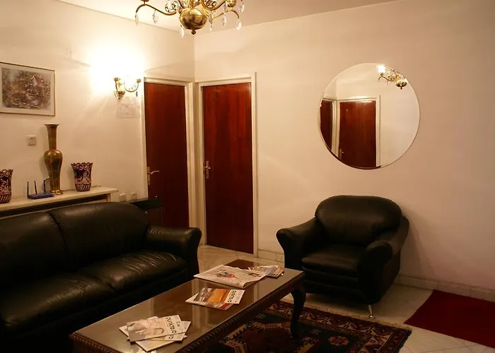 Guest house Pensiunea Helvetia Bucharest